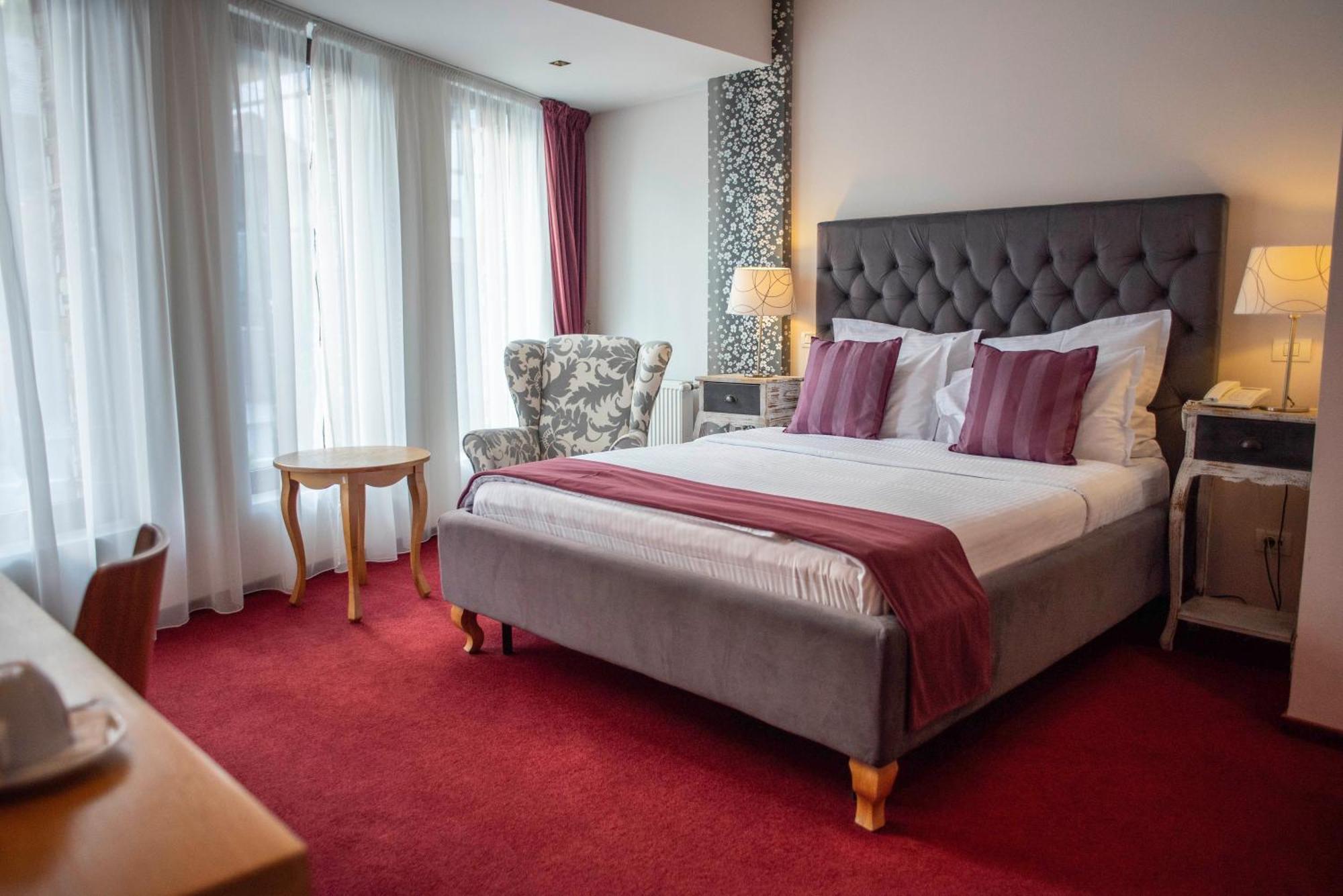 Paj Hotelul Retreat & Spa Sinaia Bagian luar foto